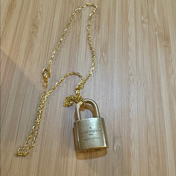 Louis Vuitton Gold Lock with Engraving pedant and unbranded chain - Picture 3 of 4